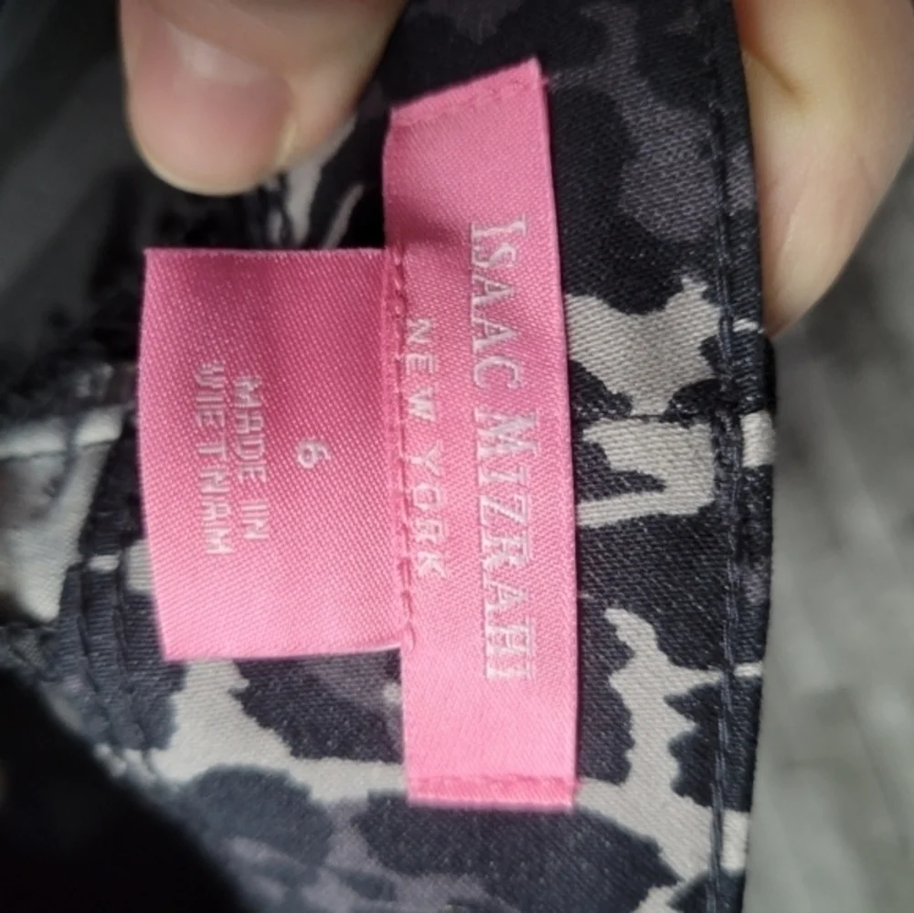 Isaac Mizrahi Size‎ 6 Cheetah print shorts